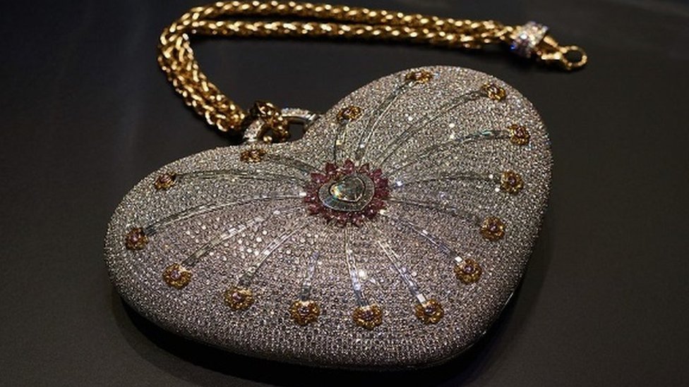 the mouawad 1001 nights diamond purse